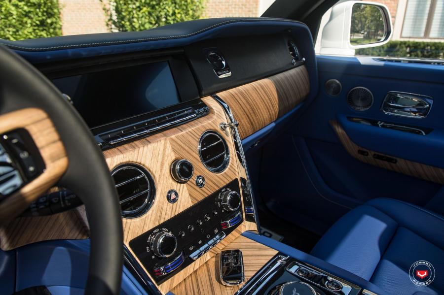 Cullinan rolls royce интерьер